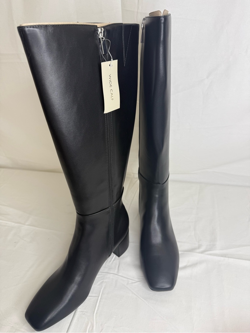 Bandolino Addyson Wide Calf - Picture 4 of 6
